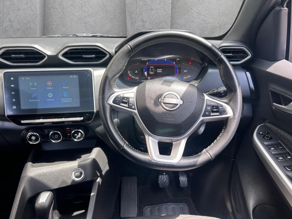 Nissan Magnite 1.0 Acenta Plus Cvt Oled