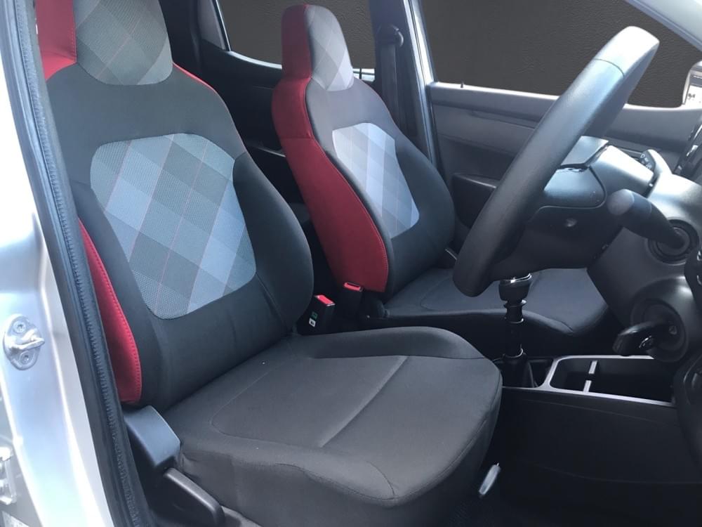 Renault N/A 1.0 Techno