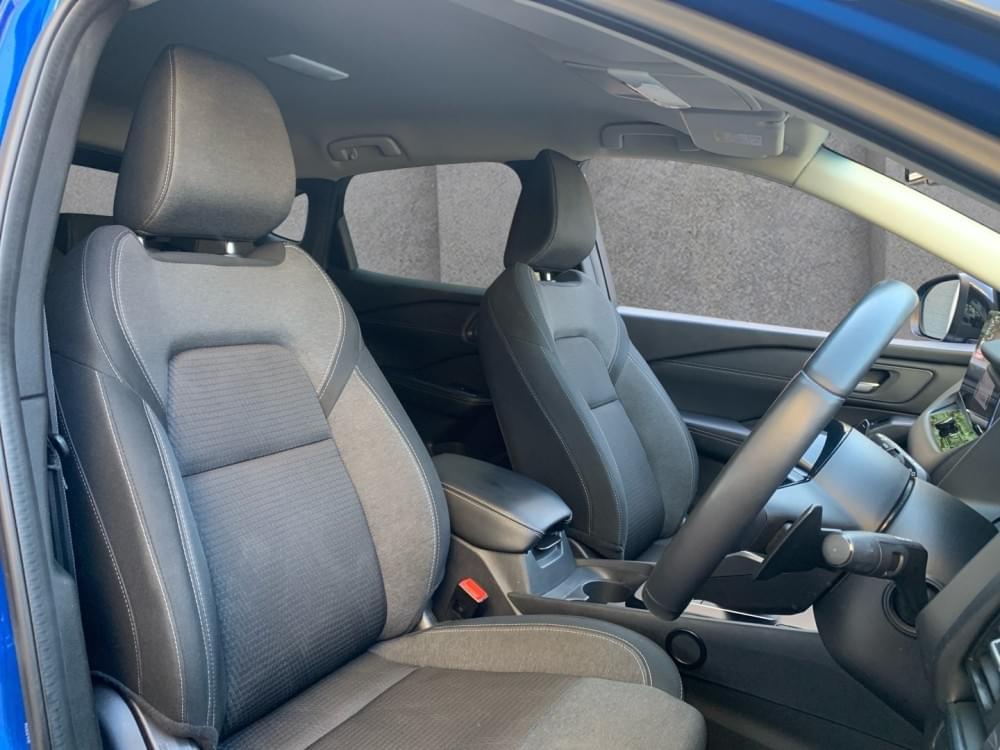 Nissan Qashqai 1.3T Acenta Xtronic 2-Tone