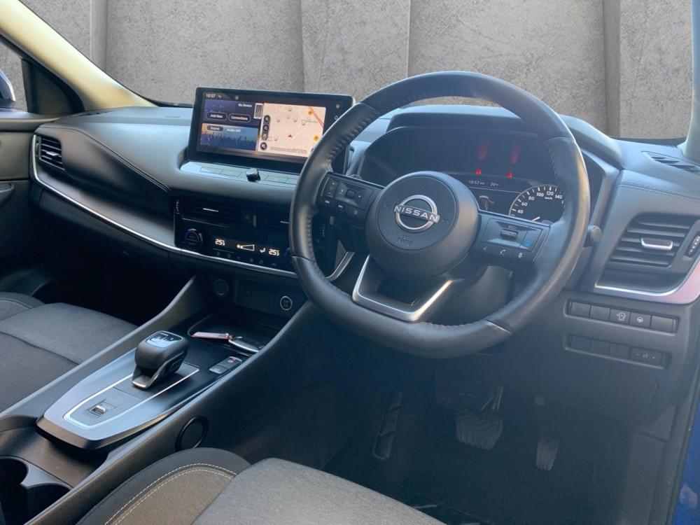 Nissan Qashqai 1.3T Acenta Xtronic 2-Tone