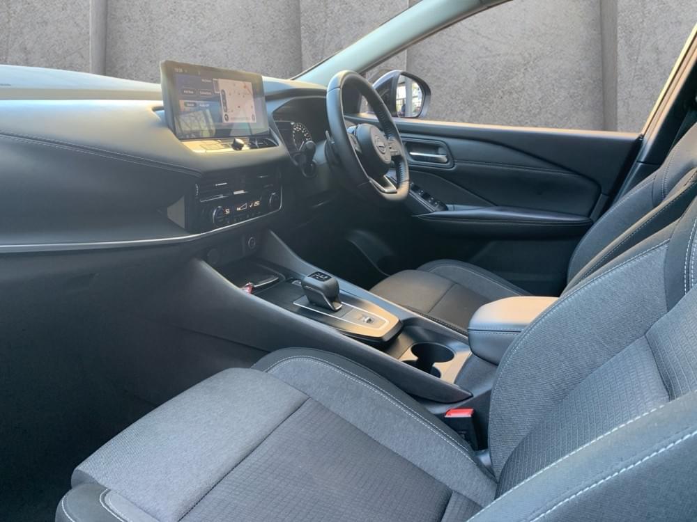 Nissan Qashqai 1.3T Acenta Xtronic 2-Tone