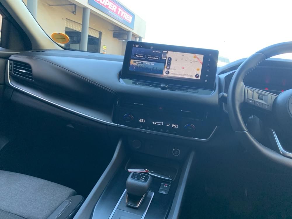 Nissan Qashqai 1.3T Acenta Xtronic 2-Tone