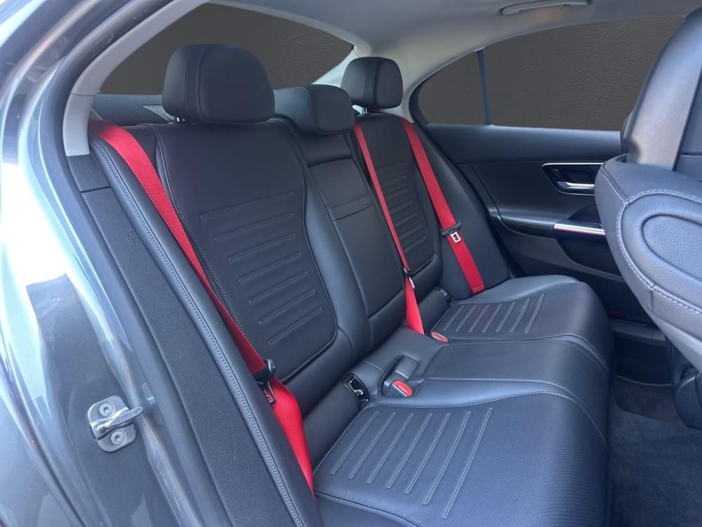 Mercedes Benz C-Class Sedan 220D