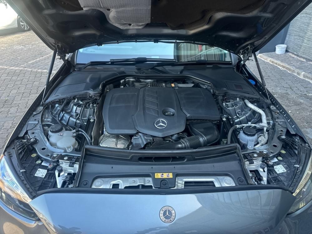 Mercedes Benz C-Class Sedan 220D