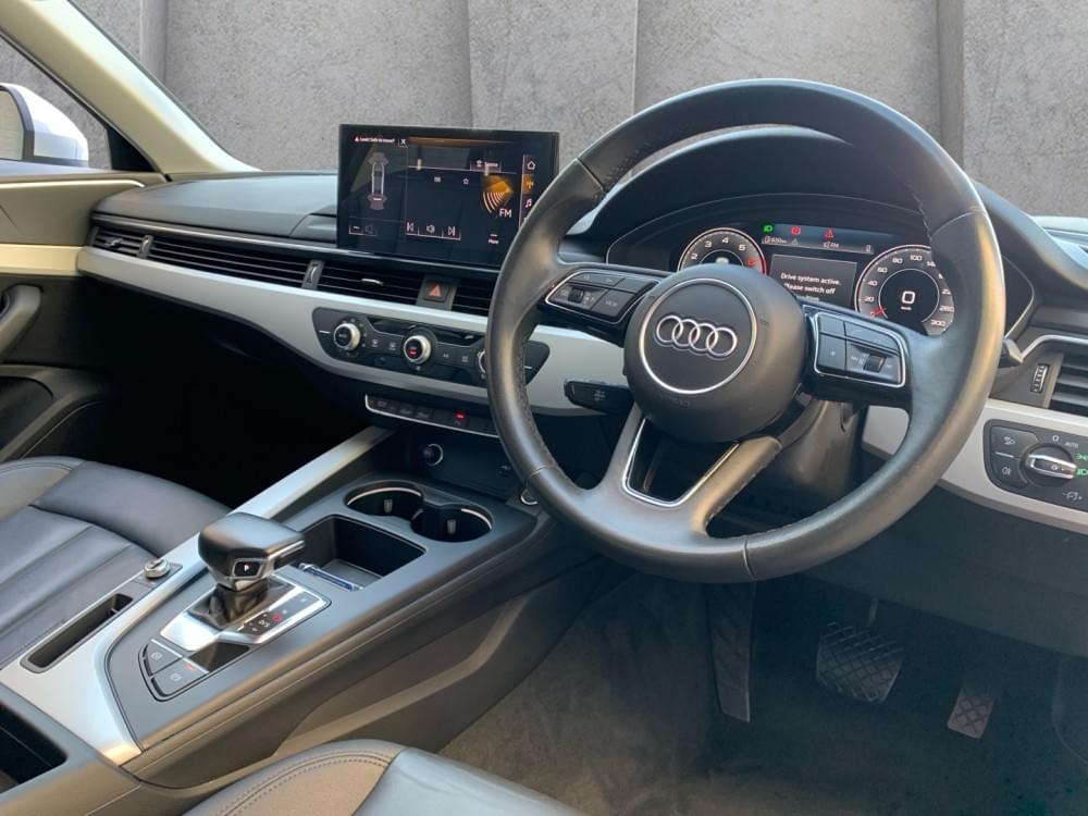 Audi A4 Sedan 35 Tfsi S Tronic Advanced