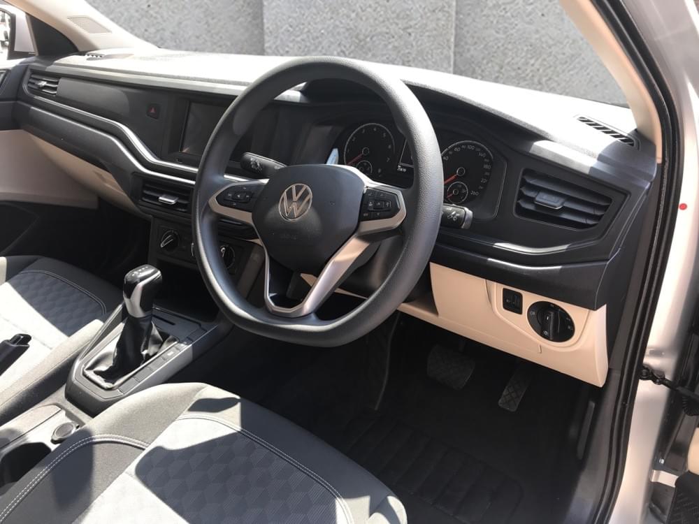 Volkswagen Polo Sedan 1.6 Tiptronic