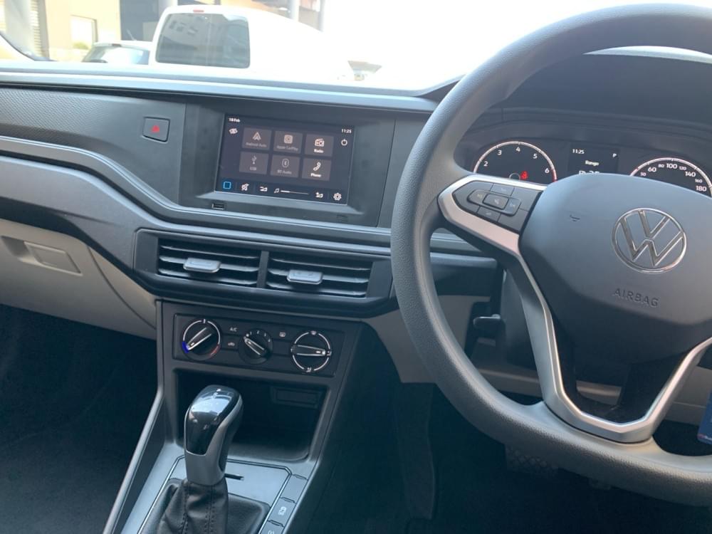 Volkswagen Polo Sedan 1.6 Tiptronic