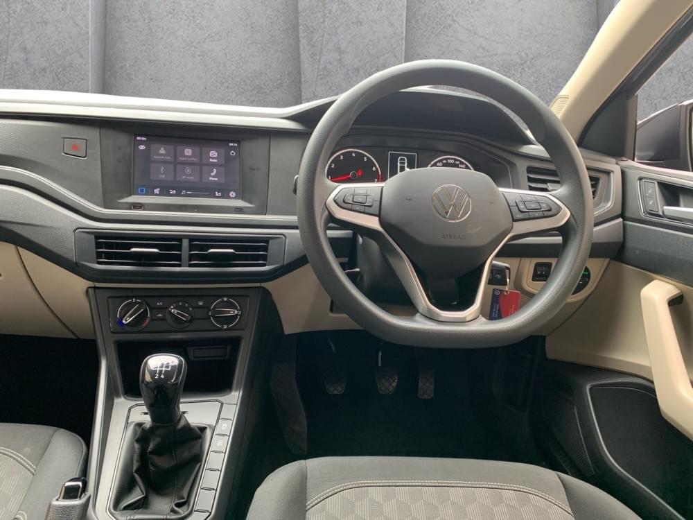 Volkswagen Polo Sedan 1.6 Life