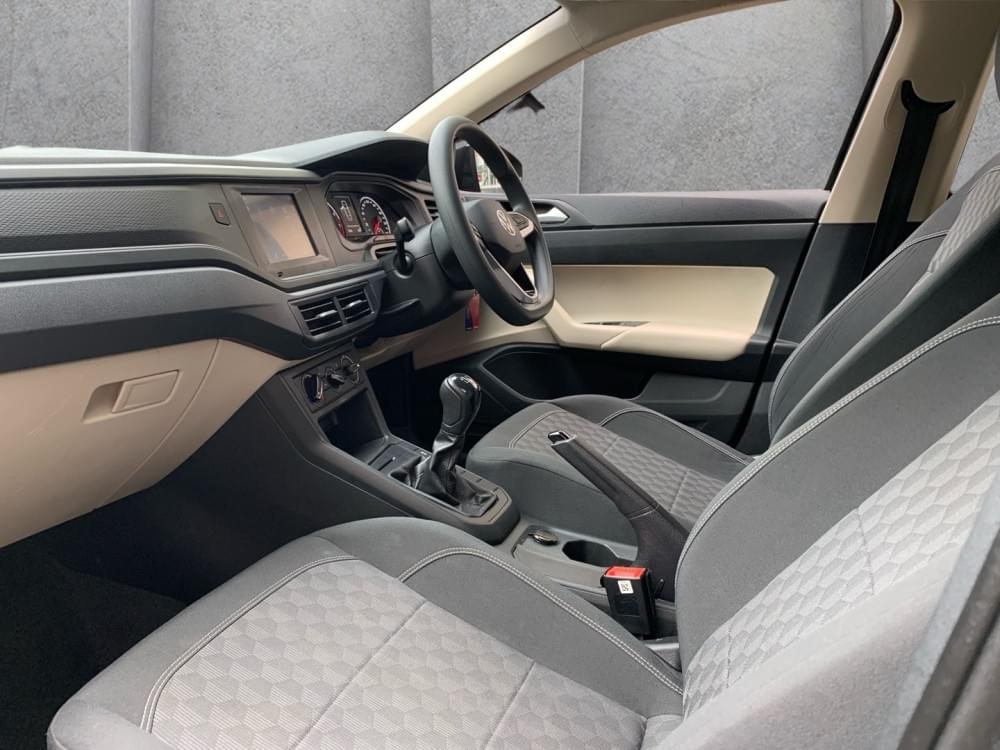 Volkswagen Polo Sedan 1.6 Life