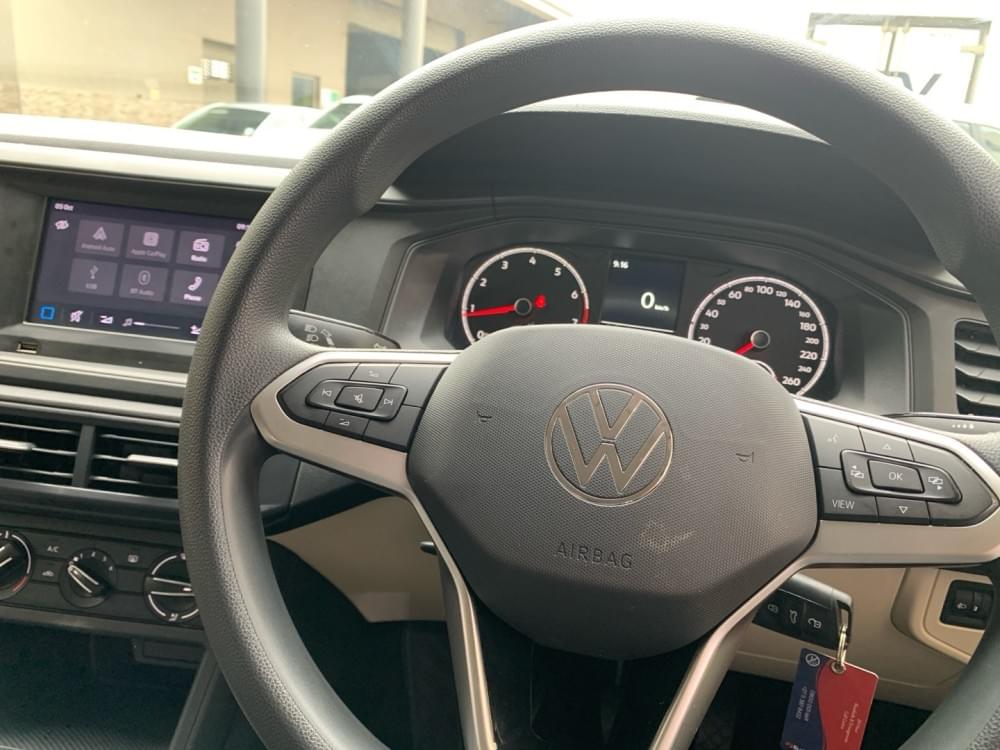 Volkswagen Polo Sedan 1.6 Life