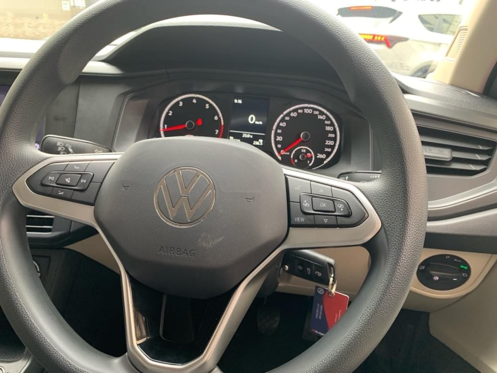 Volkswagen Polo Sedan 1.6 Life