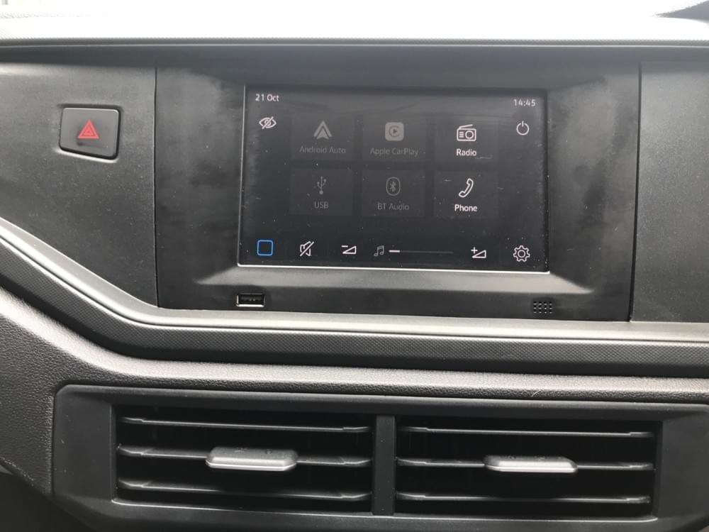 Volkswagen Polo Sedan 1.6 Base