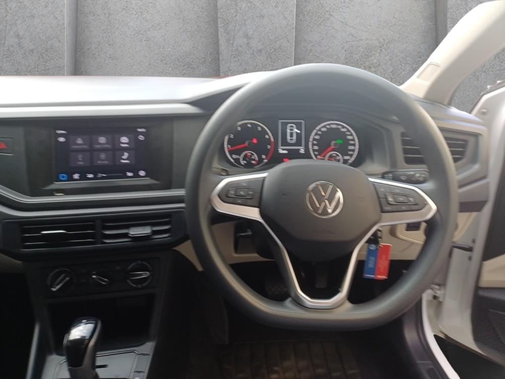 Volkswagen Polo Sedan 1.6 Tiptronic