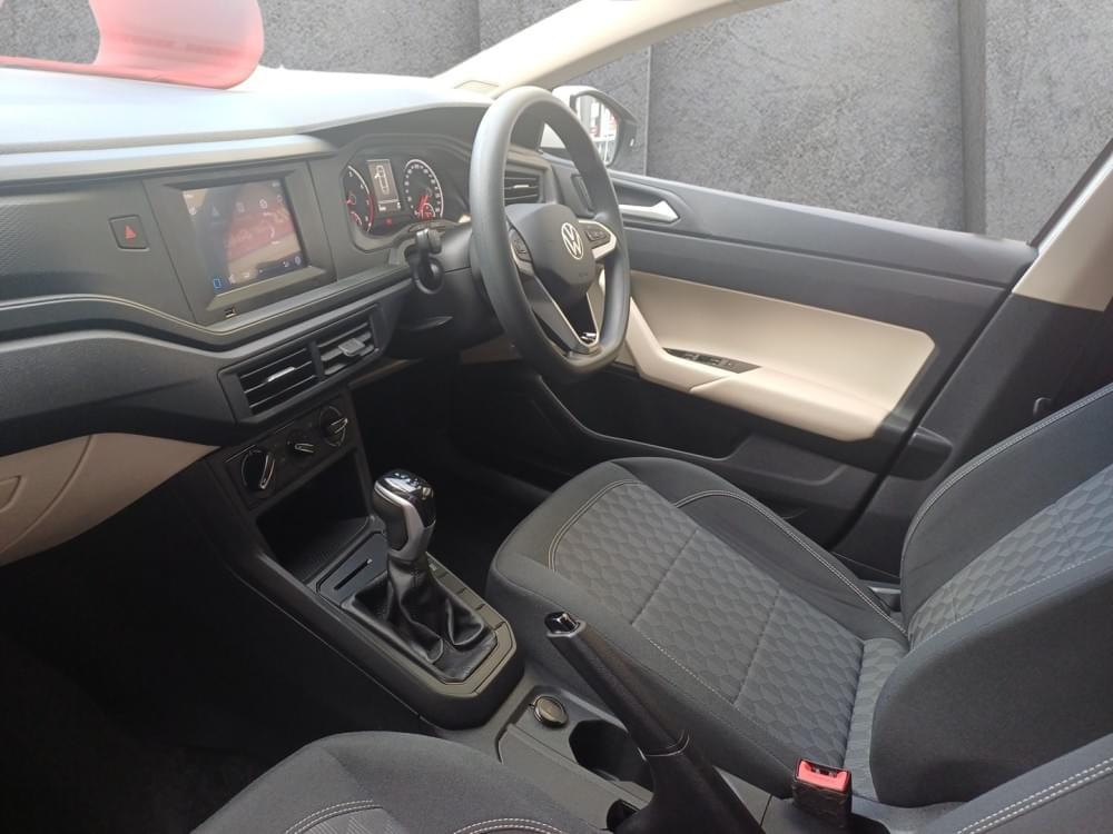 Volkswagen Polo Sedan 1.6 Tiptronic
