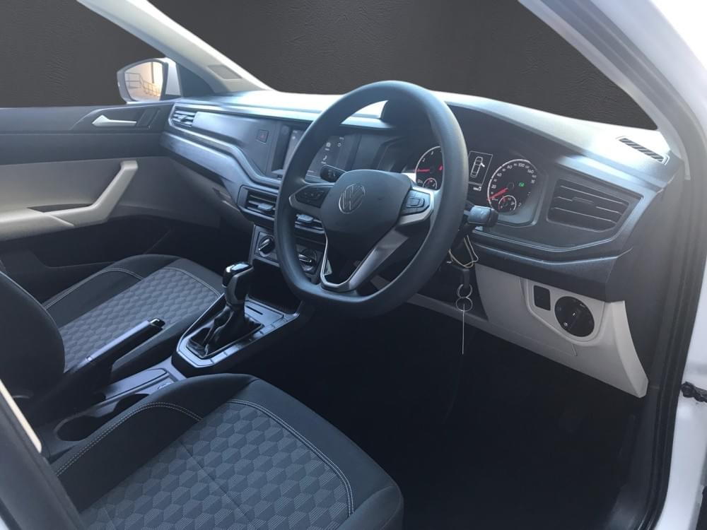 Volkswagen Polo Sedan 1.6 Tiptronic