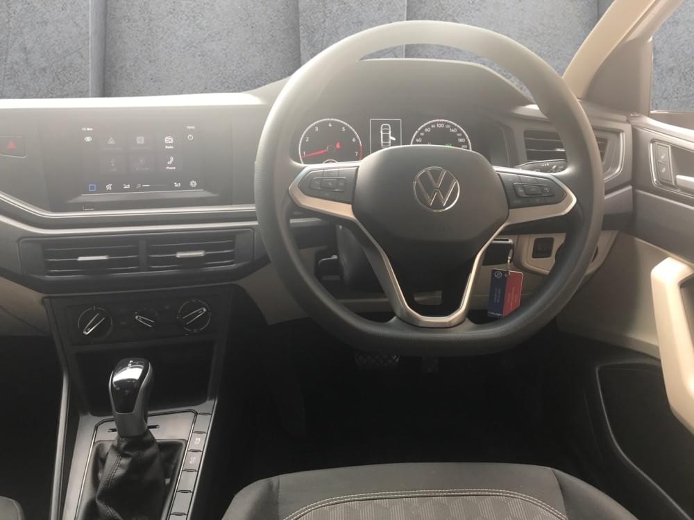 Volkswagen Polo Sedan 1.6 Tiptronic