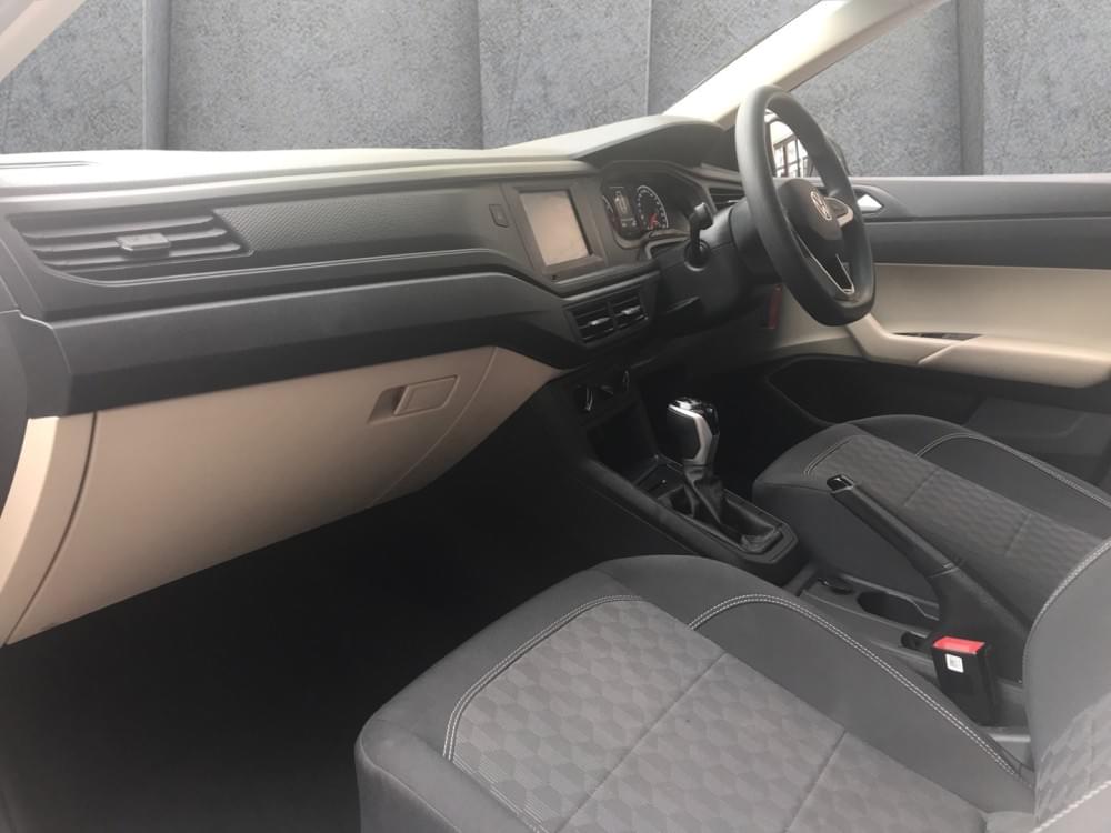 Volkswagen Polo Sedan 1.6 Tiptronic