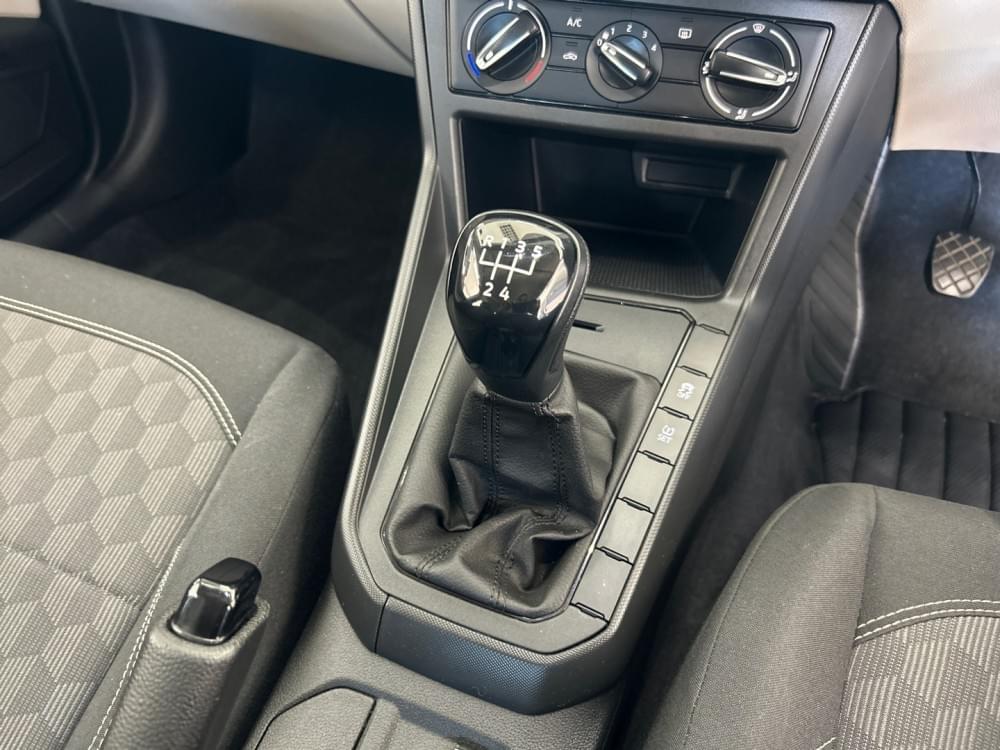 Volkswagen Polo Sedan 1.6 Base