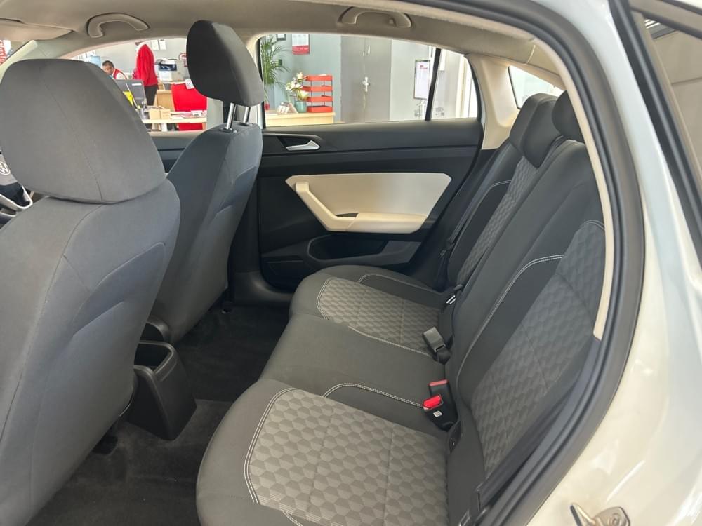 Volkswagen Polo Sedan 1.6 Base