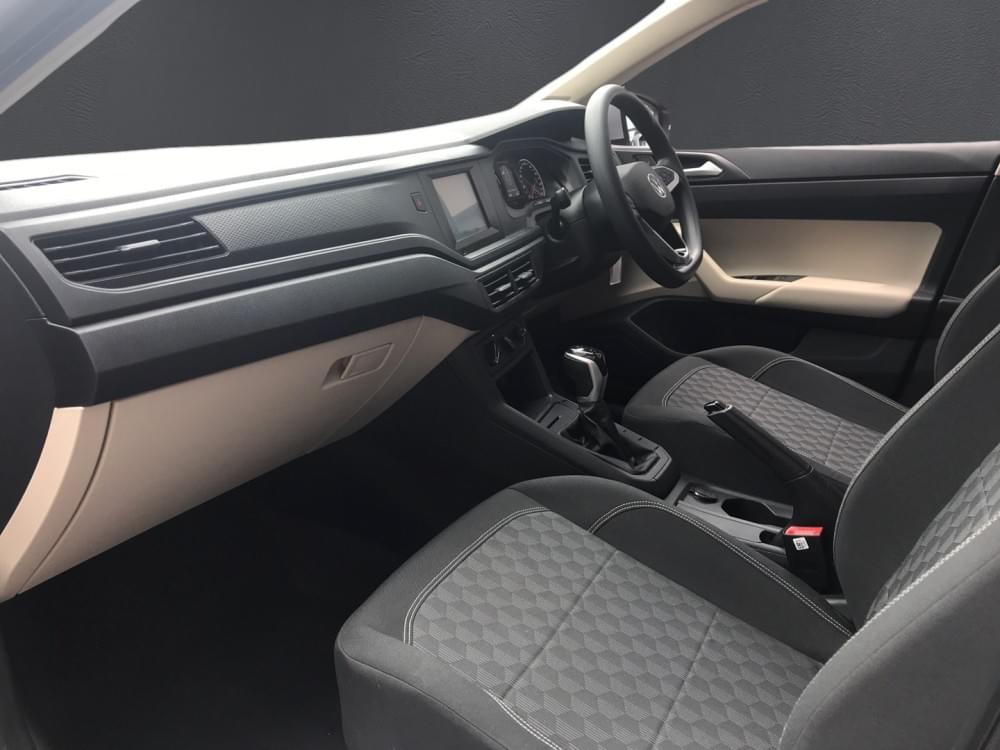 Volkswagen Polo Sedan 1.6 Tiptronic