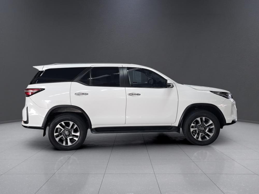Toyota Fortuner 2.4 Gd-6 Rb 6At