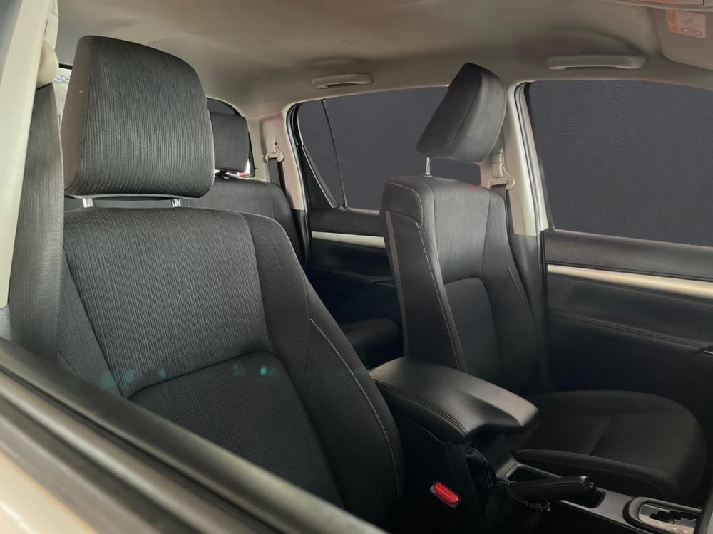 Toyota Hilux 2.4 Gd-6 Raider 4X4 At D Cab