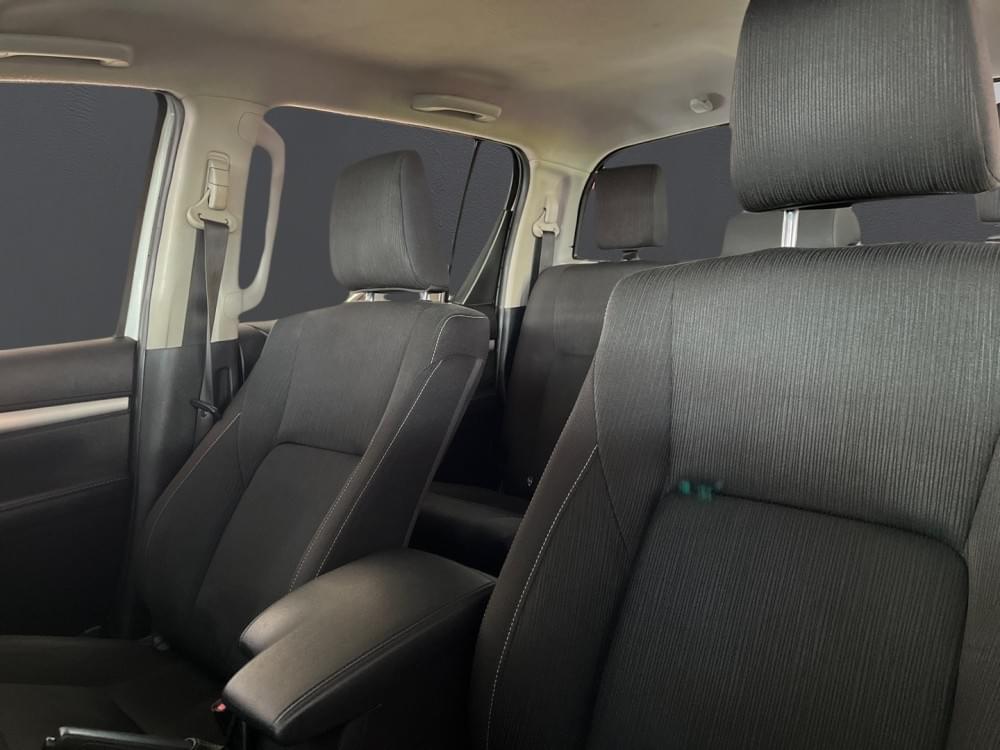 Toyota Hilux 2.4 Gd-6 Raider 4X4 At D Cab
