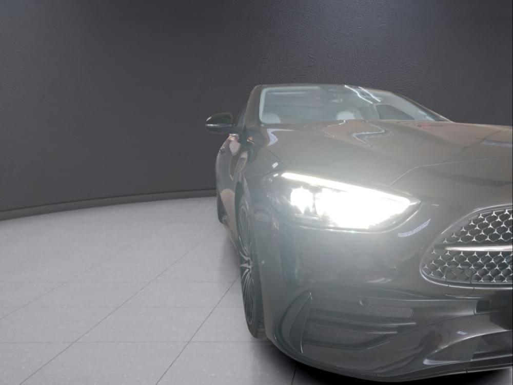 Mercedes Benz C-Class Sedan 220D