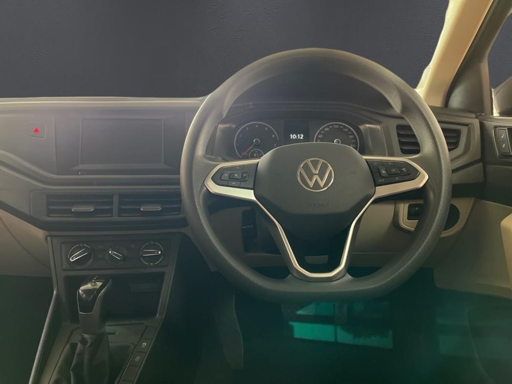 Volkswagen Polo Sedan 1.6 Tiptronic