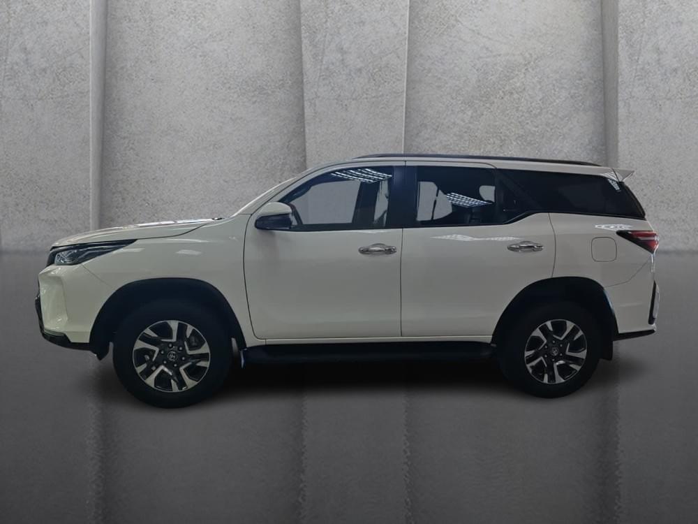 Toyota Fortuner 2.4 Gd-6 4X4 At