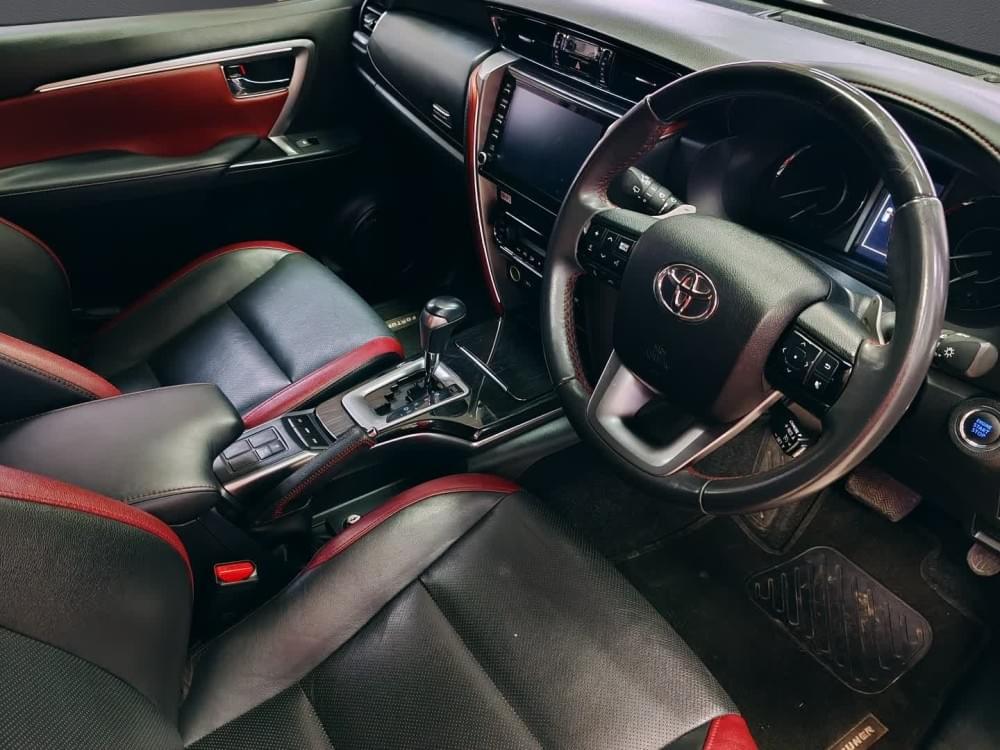 Toyota Fortuner 2.8 Gd-6 Rb At