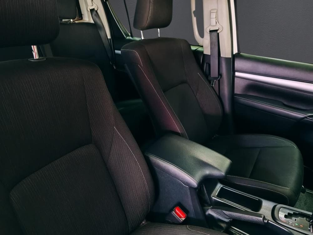 Toyota Hilux 2.4 Gd-6 Raider D Cab At