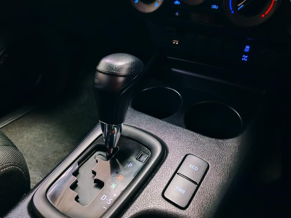 Toyota Hilux 2.4 Gd-6 Raider D Cab At