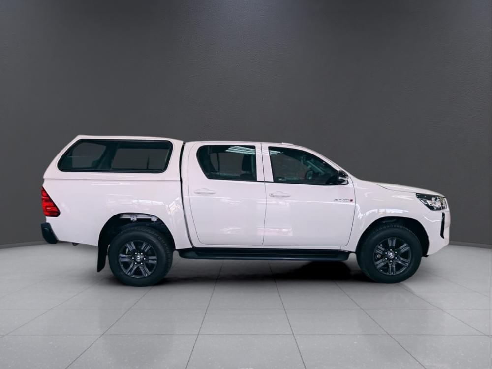 Toyota N/A 2.4 Gd-6 Raider D Cab At