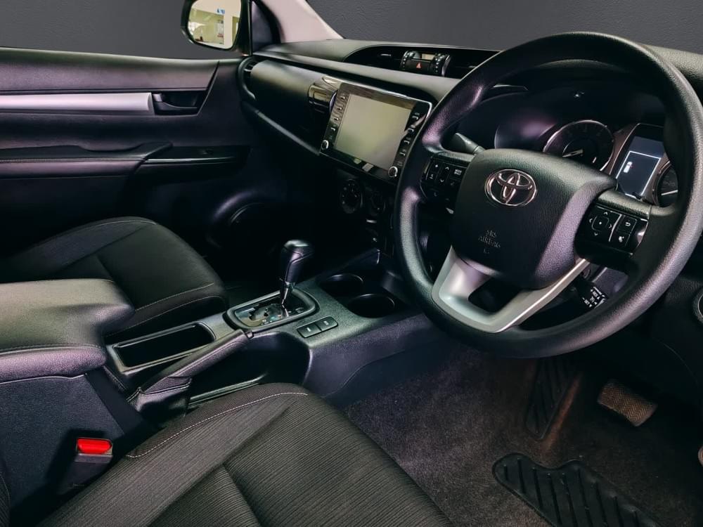 Toyota N/A 2.4 Gd-6 Raider D Cab At