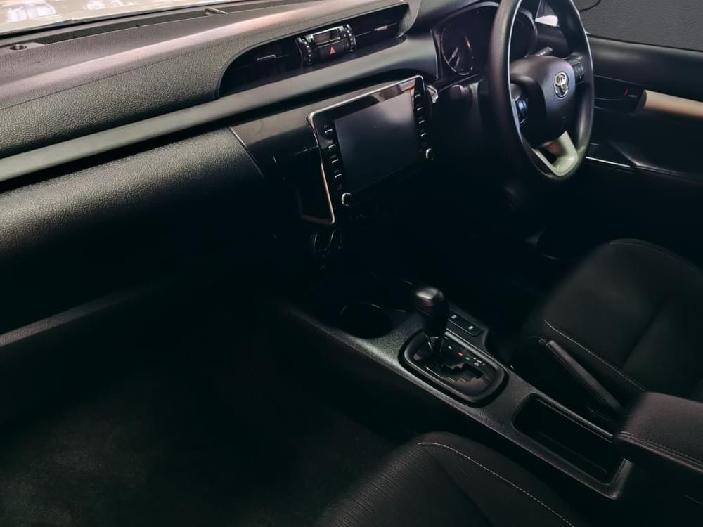 Toyota N/A 2.4 Gd-6 Raider D Cab At