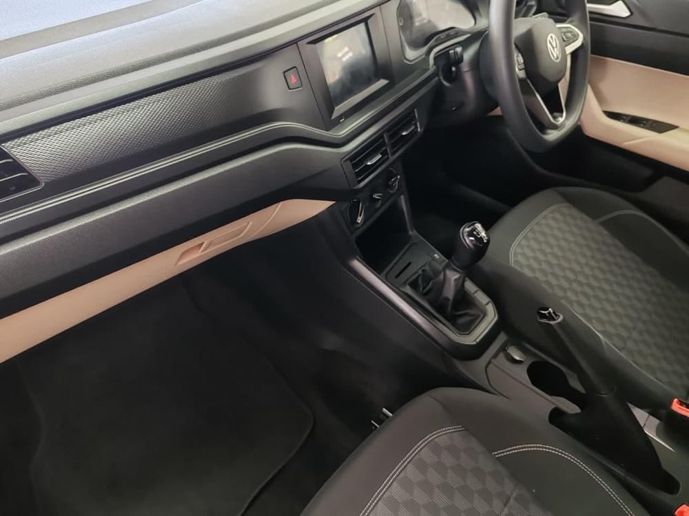 Volkswagen Polo Sedan 1.6 Base