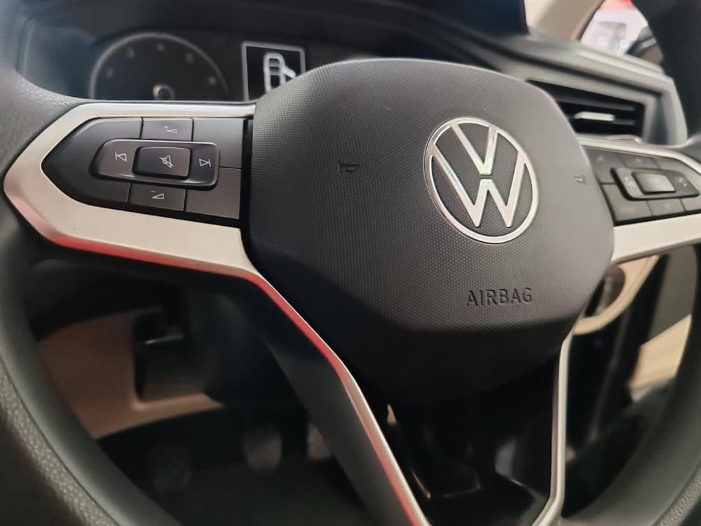 Volkswagen Polo Sedan 1.6 Base