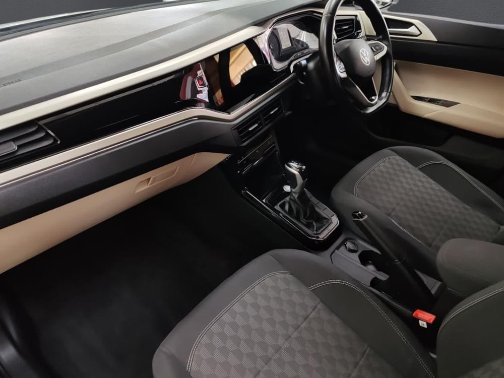 Volkswagen Polo Sedan 1.6 Tiptronic