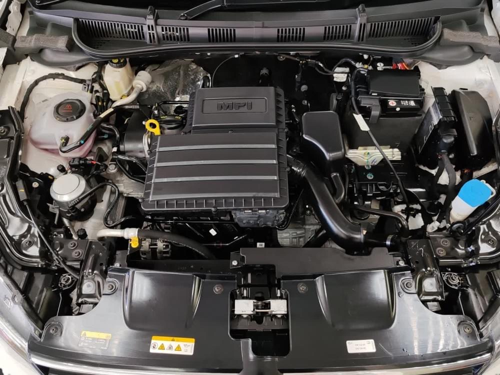 Volkswagen Polo Sedan 1.6 Tiptronic