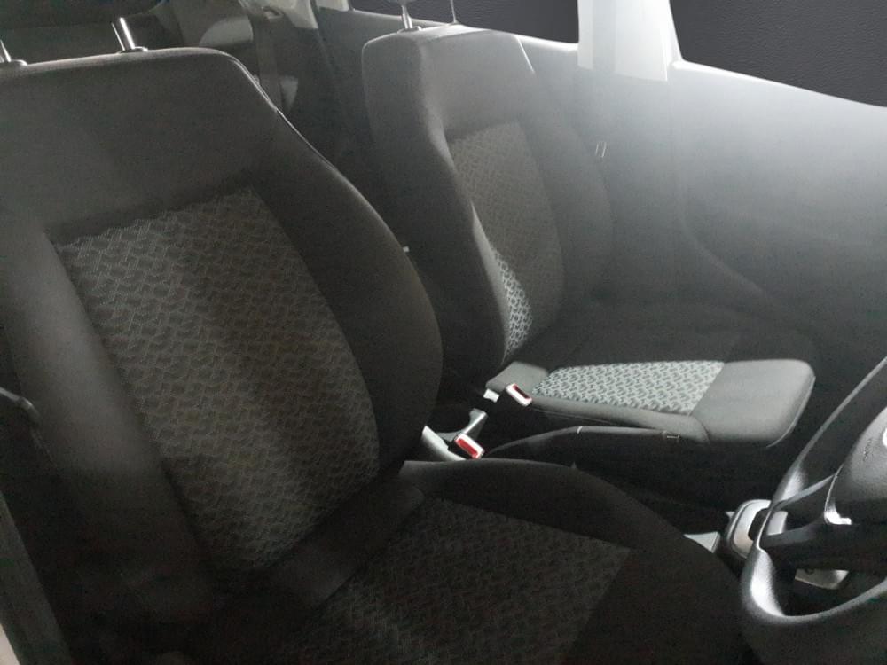 Volkswagen N/A 1.6 Life Tipt