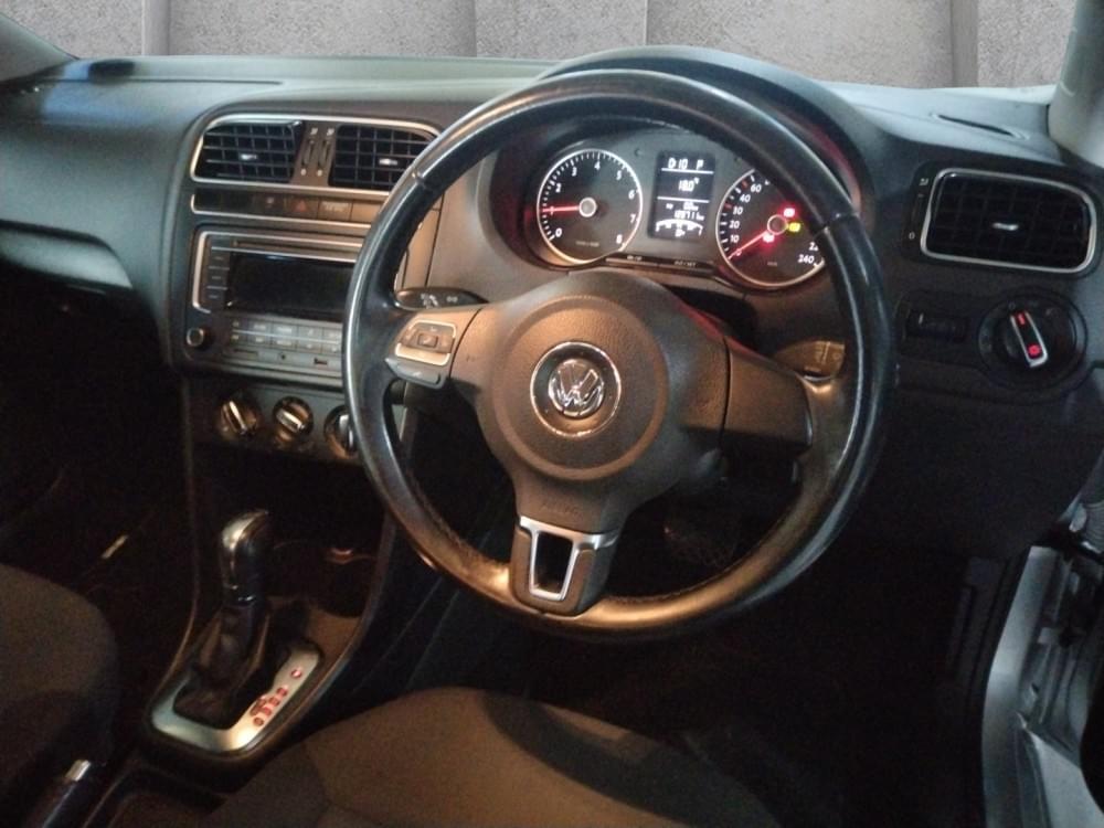 Volkswagen Polo 1.6 Comfortline Tiptronic