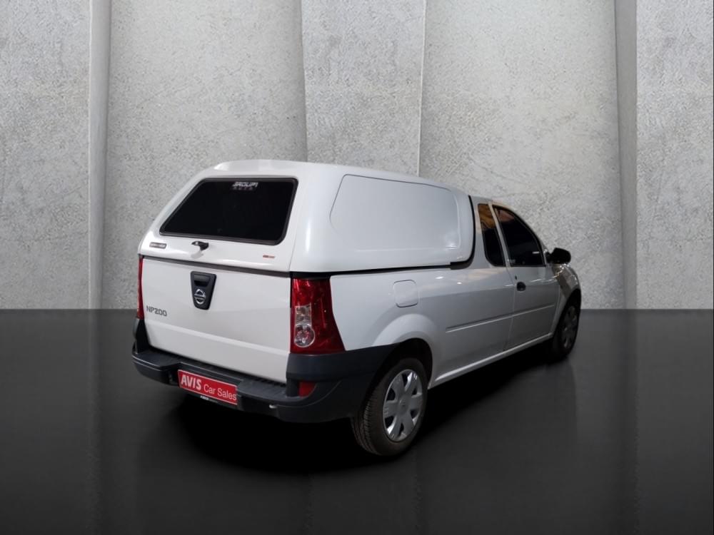 Nissan Np200 1.6 8V Base + Ac Safety