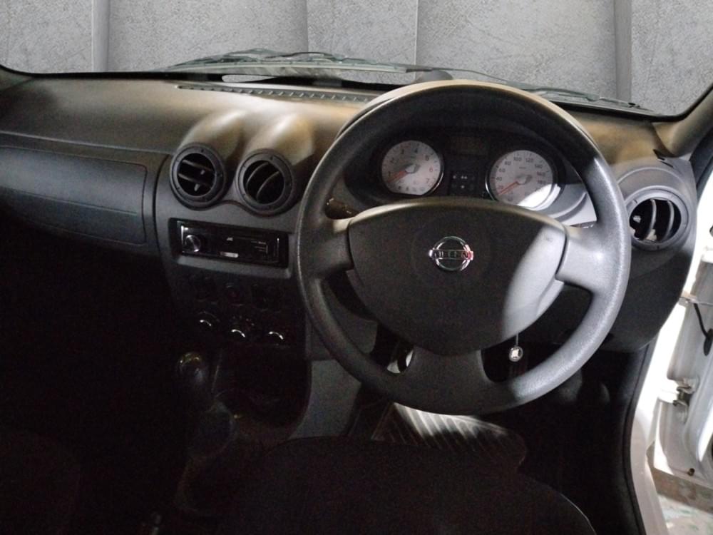 Nissan Np200 1.6 8V Ac Safety Pack