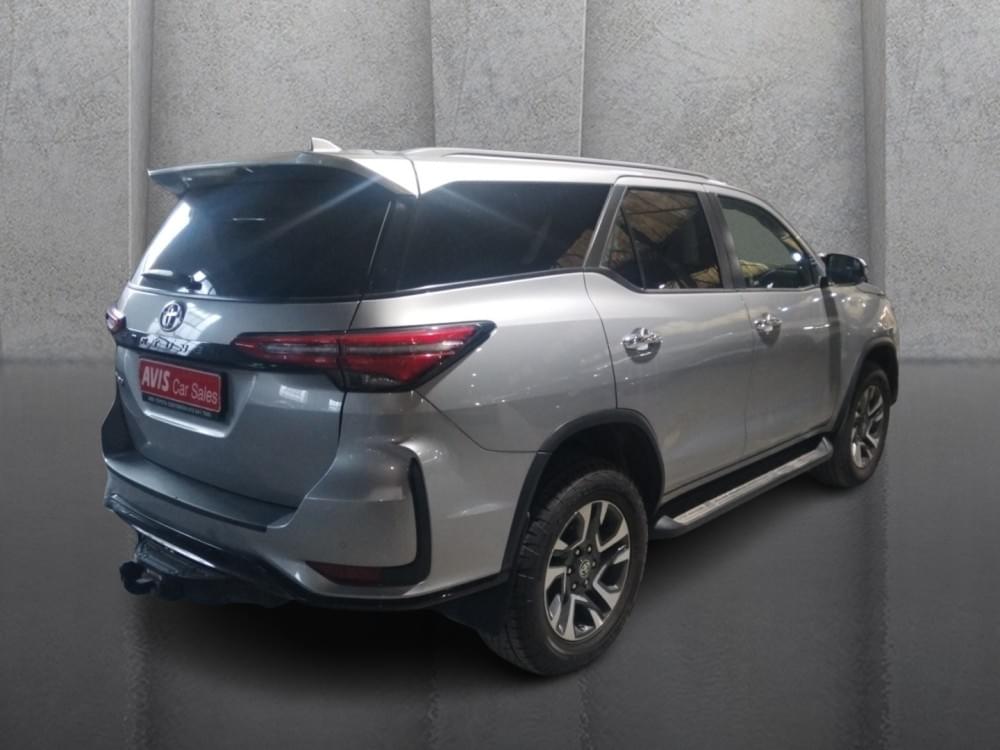 Toyota Fortuner 2.4 Gd-6 Rb At