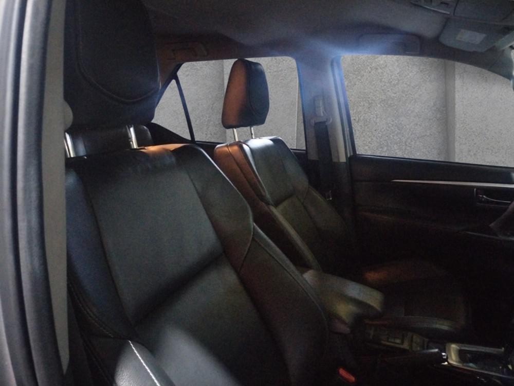 Toyota Fortuner 2.4 Gd-6 Rb At