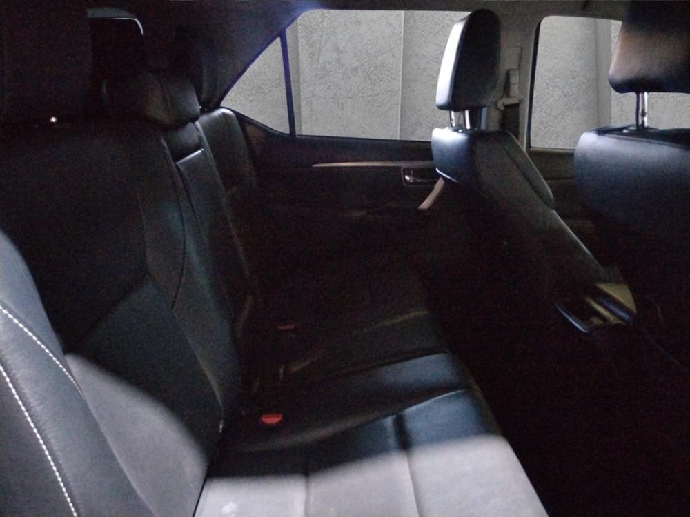 Toyota Fortuner 2.4 Gd-6 Rb At