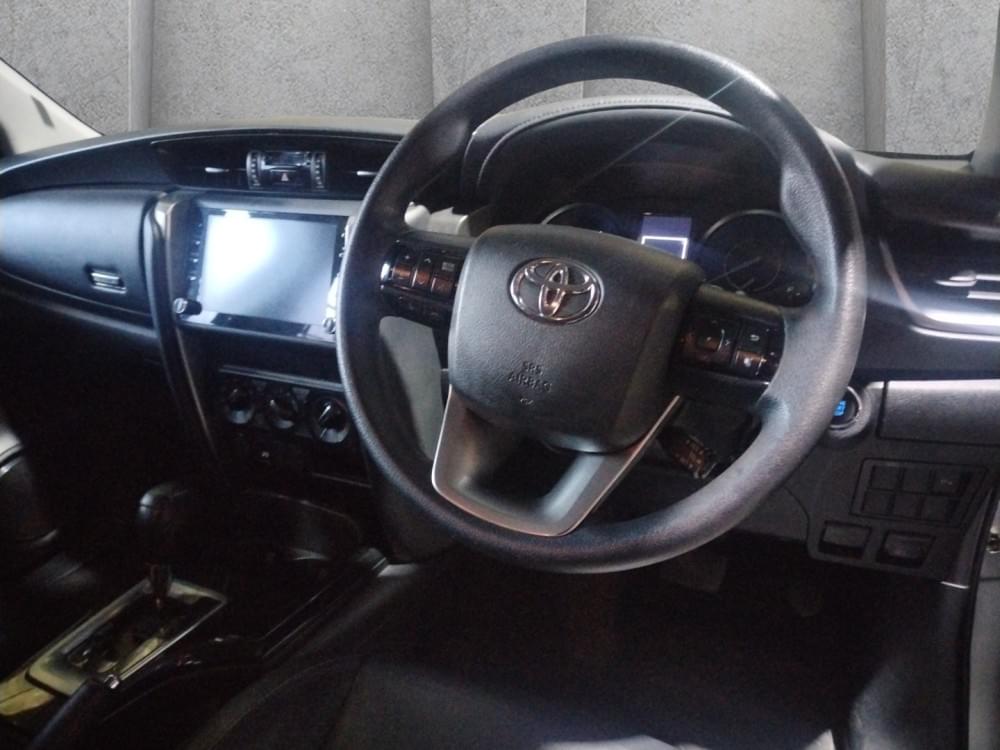Toyota Fortuner 2.4 Gd-6 Rb At