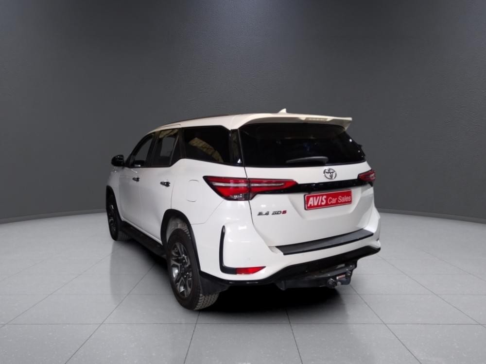 Toyota Fortuner 2.4 Gd-6 Rb At