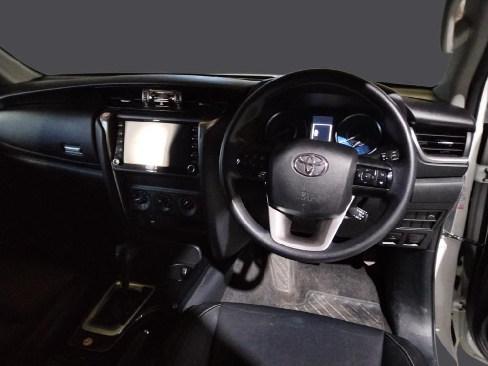 Toyota Fortuner 2.4 Gd-6 Rb At